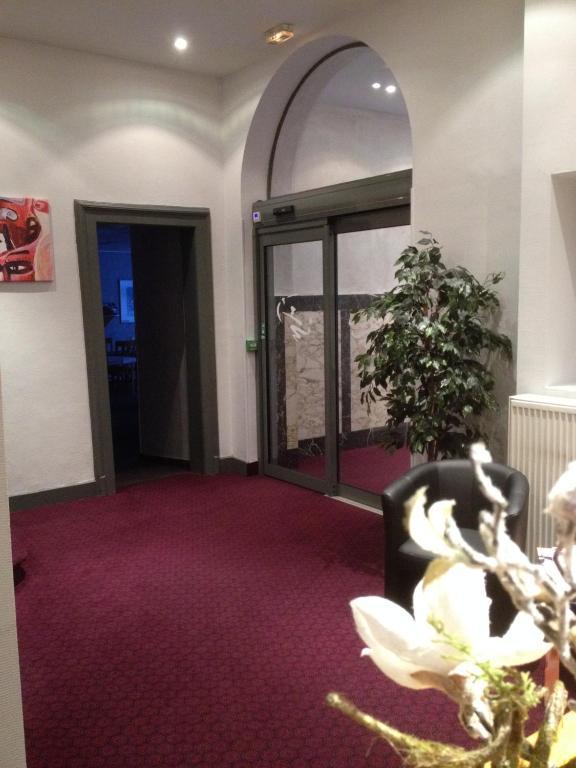 Amadeus Hotel Sarreguemines Esterno foto